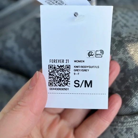 Grey knit bodysuit - Picture 4 of 4